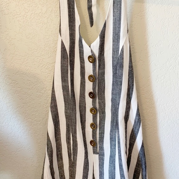 Striped Halter Romper - Picture 3 of 5